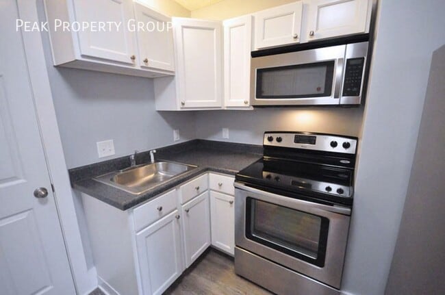 Foto del edificio - 51 McMillen Ave