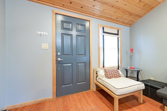 Foto del edificio - 5500 Westminster Dr