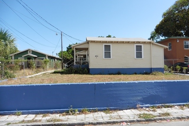 Building Photo - 820 21st St