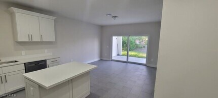 Building Photo - 5004 Jones Dr