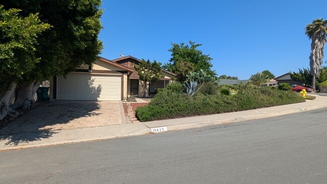 Building Photo - Available July 1 - Updated House in Mira Mesa