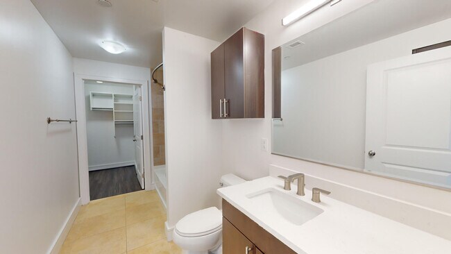 Interior Photo - 100 Pier 4
