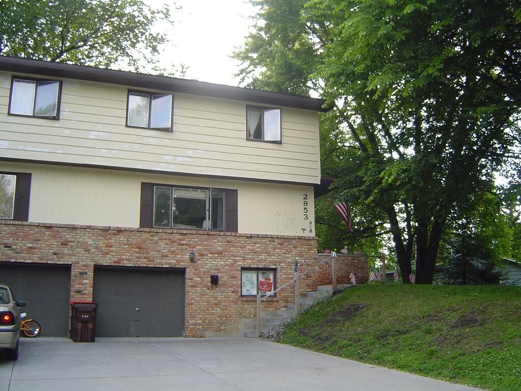 2953 Granada Ave N, Oakdale, MN 55128 Townhome Rentals in Oakdale MN