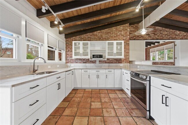 Foto del edificio - 3302 Wynn Dr