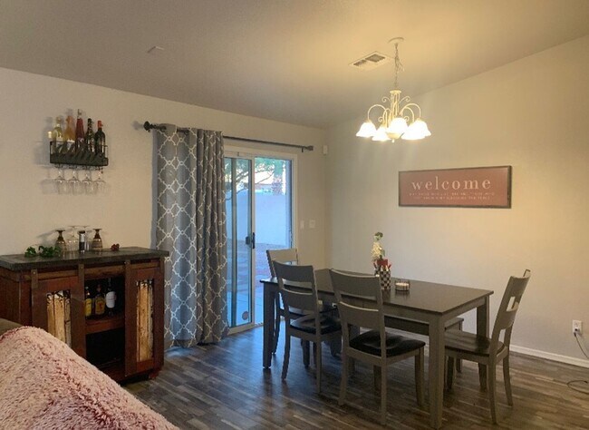 Foto del edificio - Beautiful Fairway Estates 3-Bed Home with ...