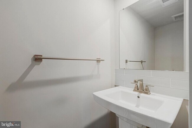 Foto del edificio - 46366 Mount Kellogg Ter
