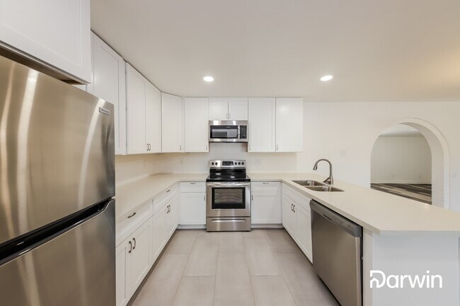 Foto del edificio - 5449 W Flower St