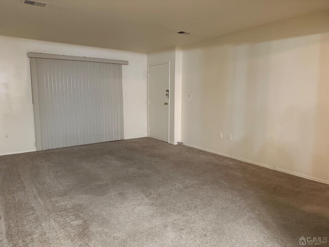 Building Photo - 103 N Oaks Blvd