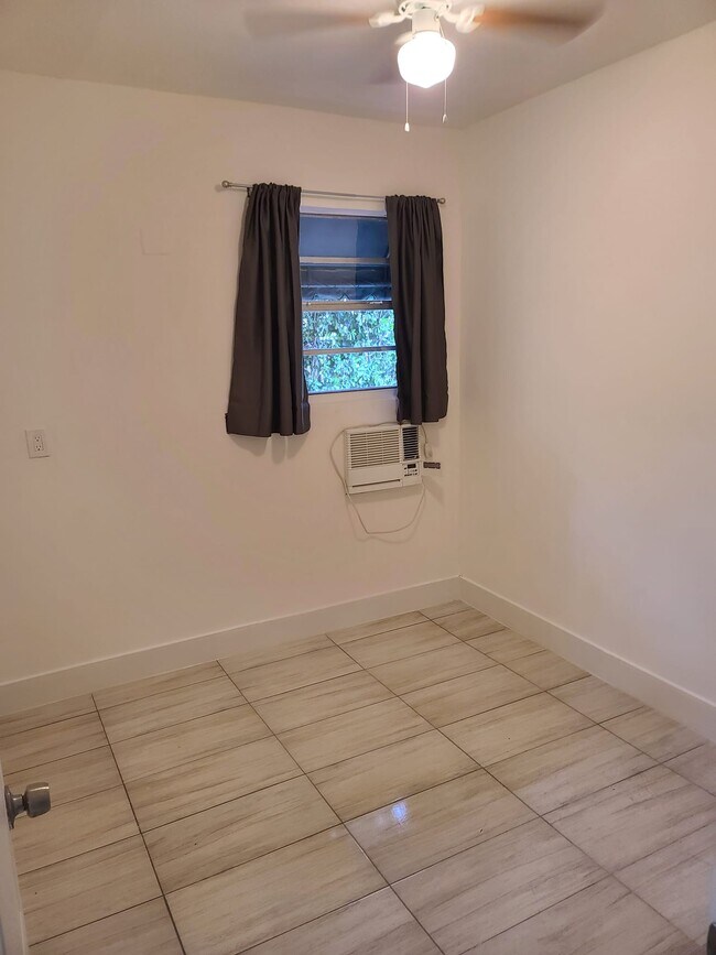 Foto del edificio - 227 SW 11th Ave