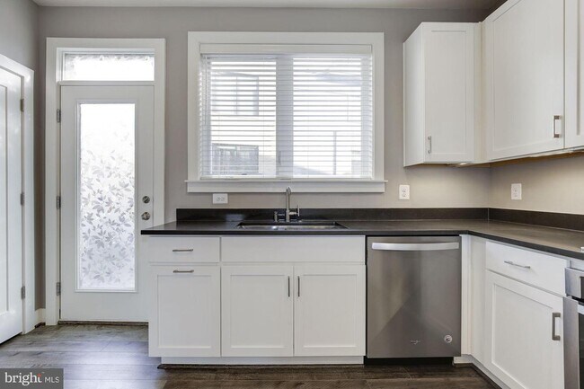 Foto del edificio - 10457 Fernwood Rd