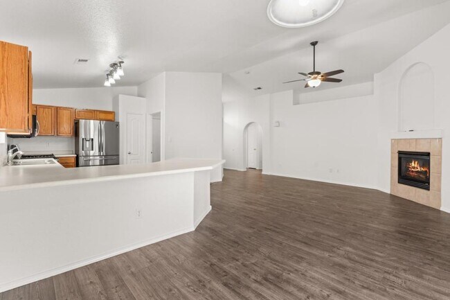 Building Photo - 7624 Va Belleza SW
