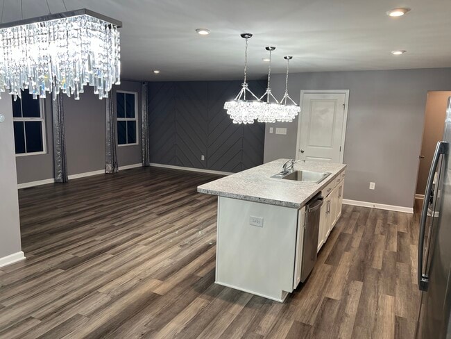 Building Photo - 208 Normandy Cres