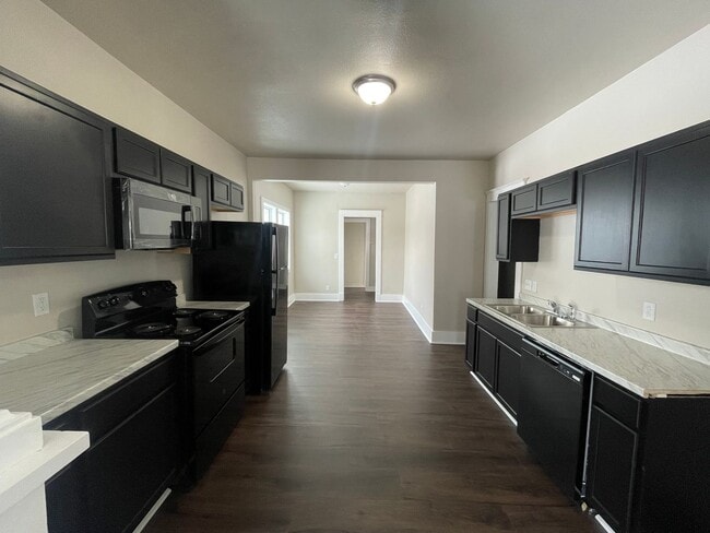 Foto del edificio - Updated 2 Bedroom 2 Bathroom Home