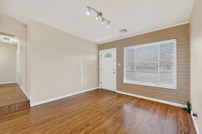 Foto del edificio - 1237 Pitt St NE