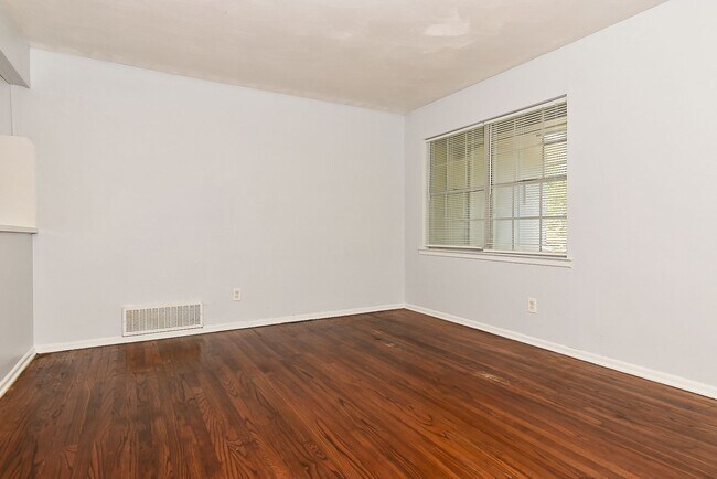 Foto del edificio - 6508 Finch-House
