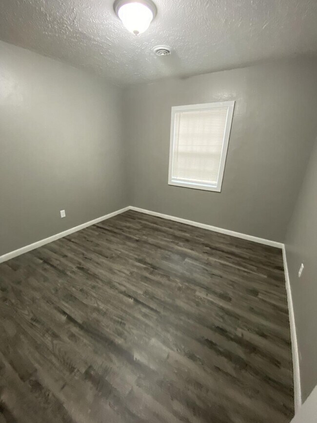 Foto del edificio - 1912 Overbrook Dr