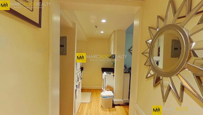 Building Photo - 456 Beacon St