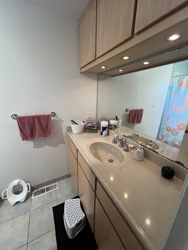 Building Photo - 115 Tiburon Ct
