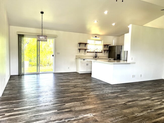 Building Photo - 16-2083-2083 Anthurium Dr