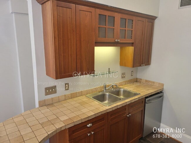 Foto del edificio - 908 Juniper St NE