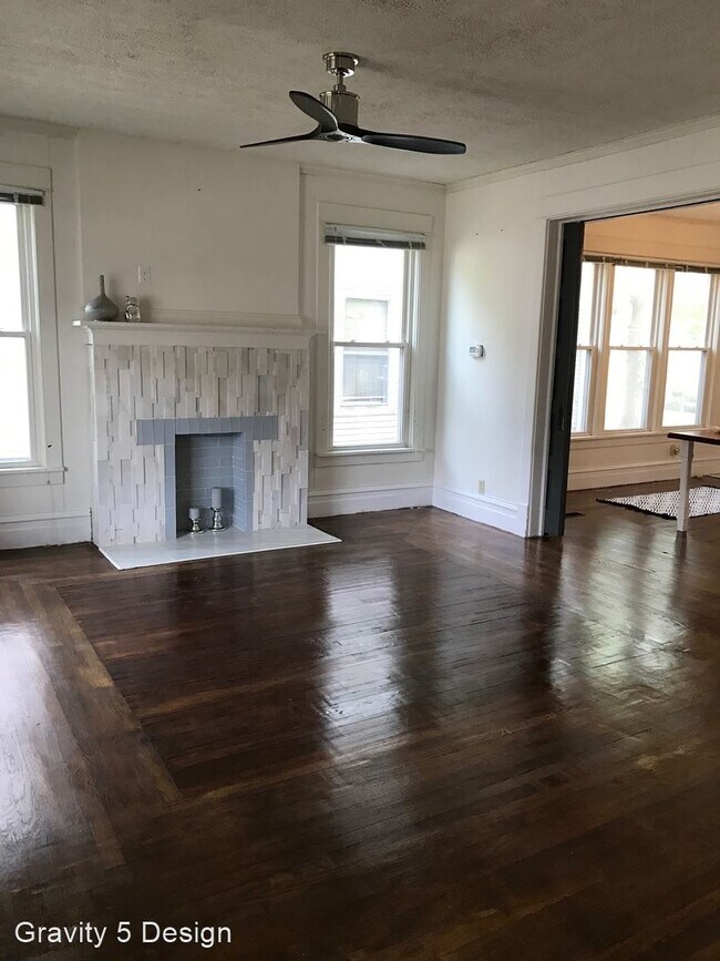 Foto del edificio - 301 E Locust St