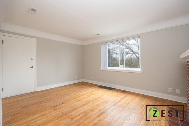 Foto del edificio - 9770 Outer