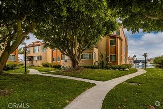 Building Photo - 17110 Bluewater Ln