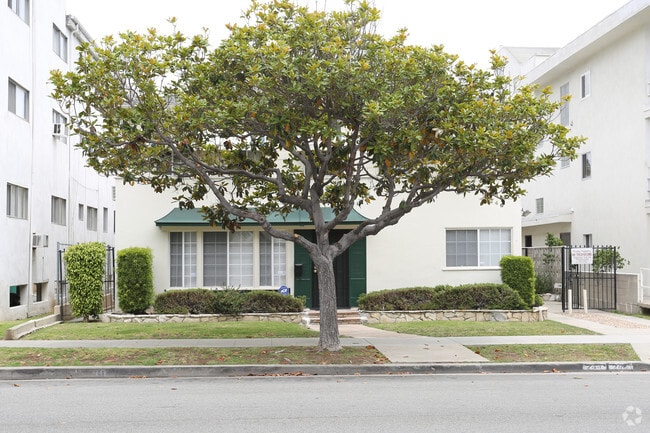 Building Photo - 244 S Doheny Dr