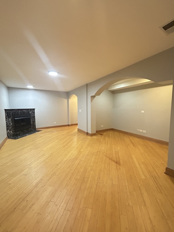 Building Photo - 4518 S Vincennes Ave