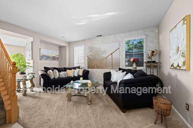 Building Photo - 38276 Pine Creek Pl