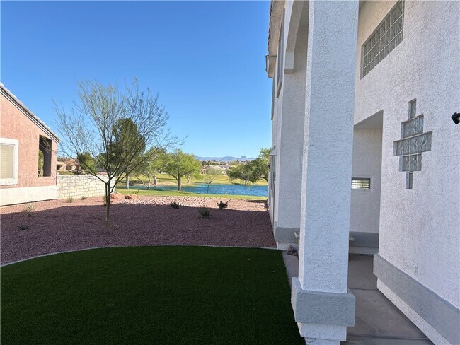 Foto del edificio - 2838 Cam Del Rio