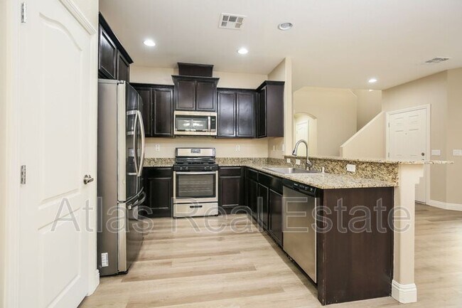 Foto del edificio - 9500 Alma Ridge Ave