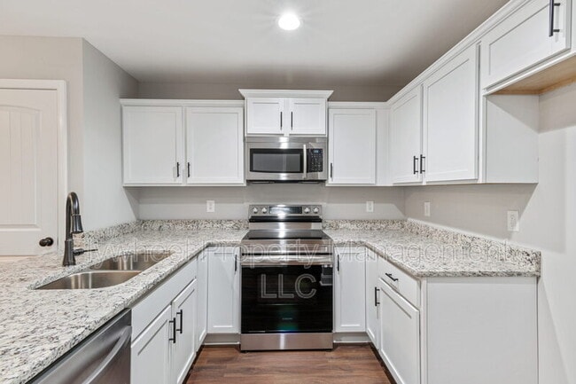 Building Photo - 2645a Bell St