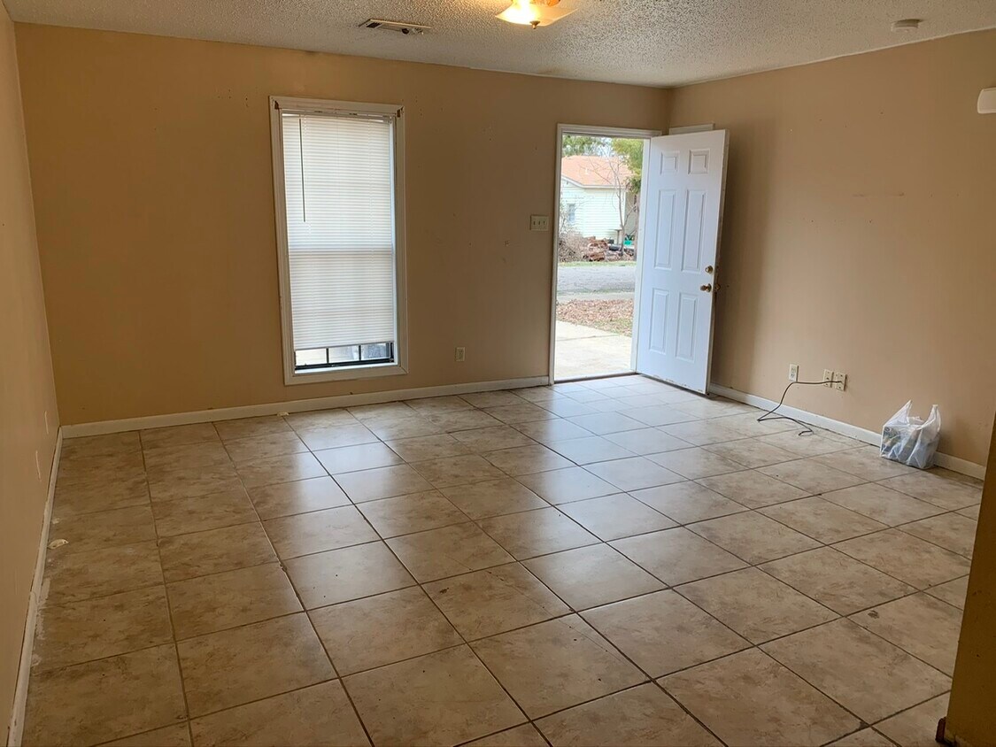 308 E L'Anguille Ave, Wynne, AR 72396 Apartments Wynne, AR