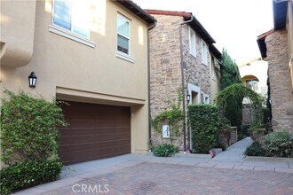 Building Photo - 213 Lonetree