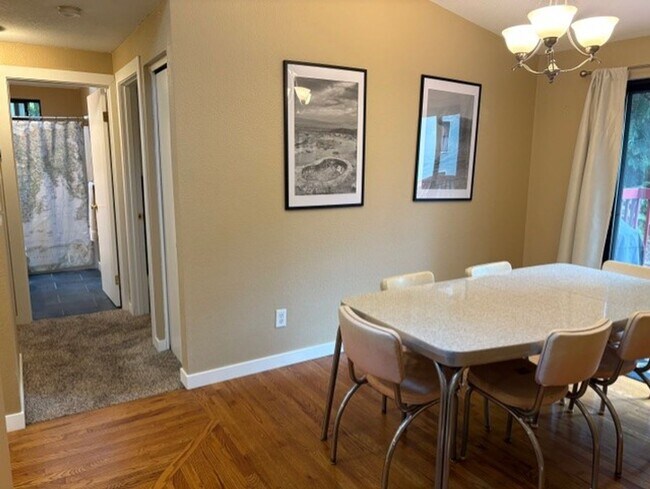 Foto del edificio - 1255 Bay Loop SW