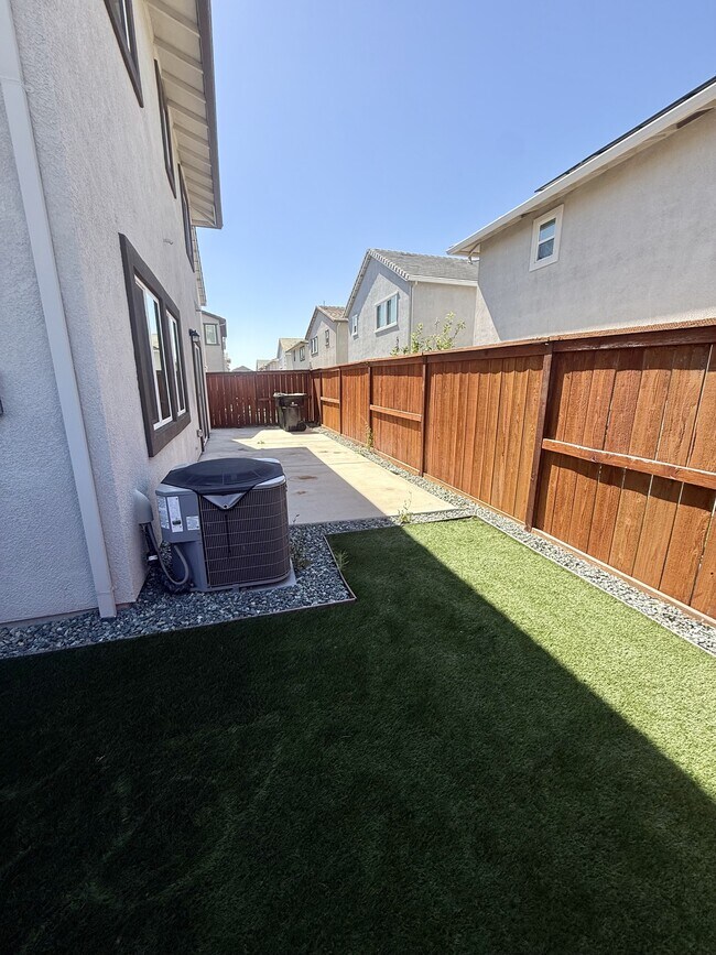 Building Photo - 975 Franklin St