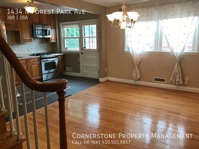 Building Photo - 3 Bed 2 Full Bath I $1850 | 1434 N Forest ...