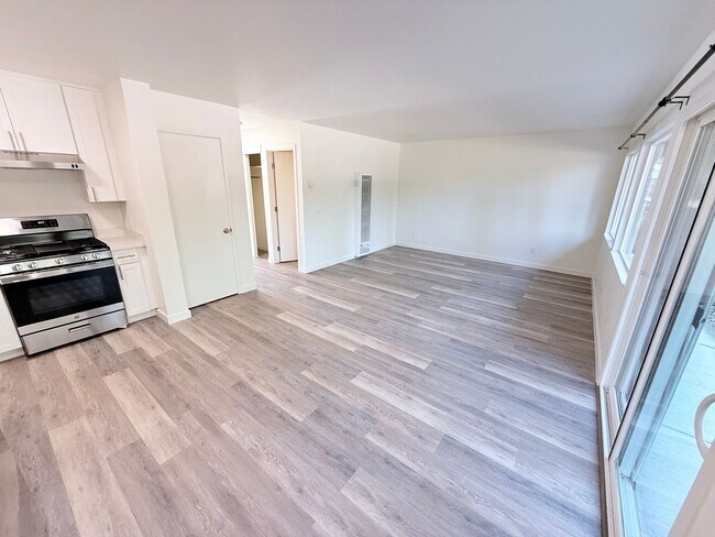 Foto del edificio - 2 bed 1 bath apartment for rent in South Lake Tahoe