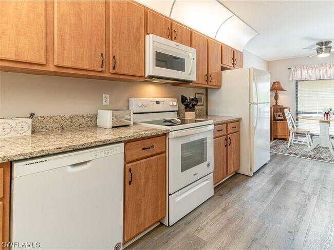 Building Photo - 4360 Chantelle Dr