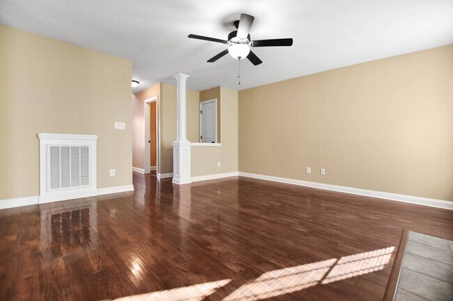 Foto del edificio - Pet Friendly Three Bedroom with Bonus!