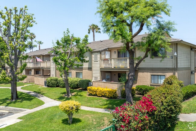 Building Photo - AMBERWOOD APARTMENTS