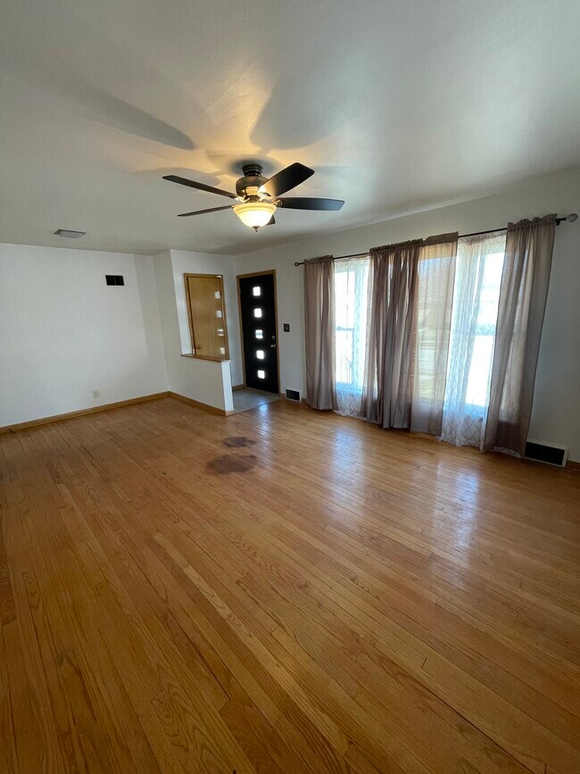 Foto del edificio - 3957 N 98th St