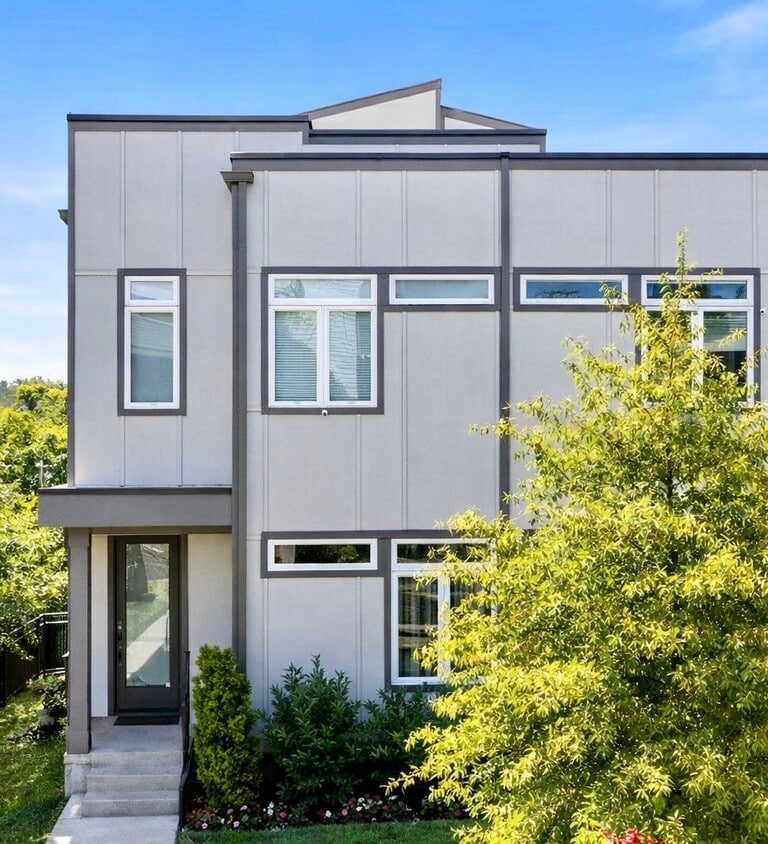 Building Photo - 3325 Felicia St