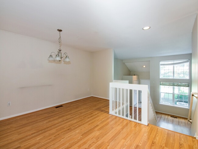 Building Photo - 1574 Maryland Club Dr