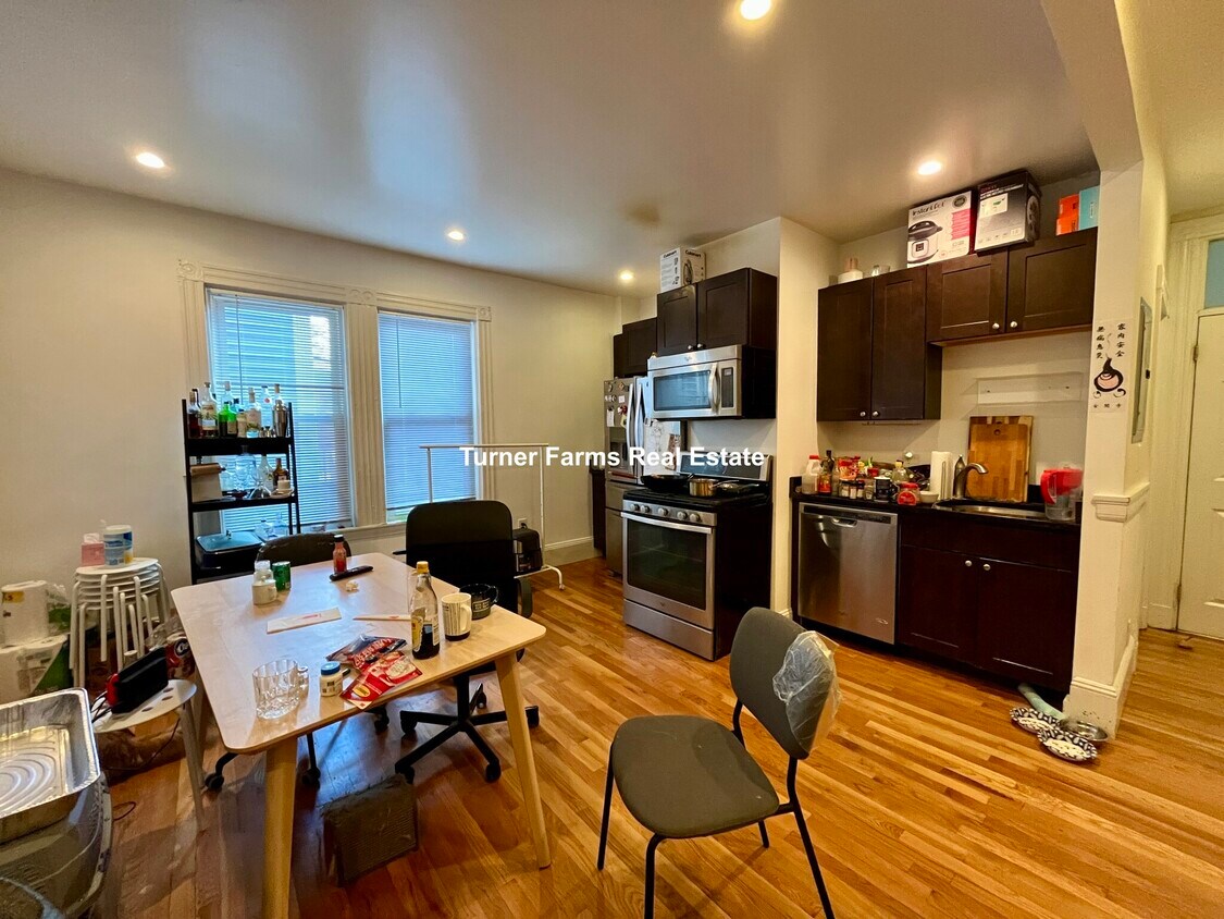 Foto principal - 316 Western Ave