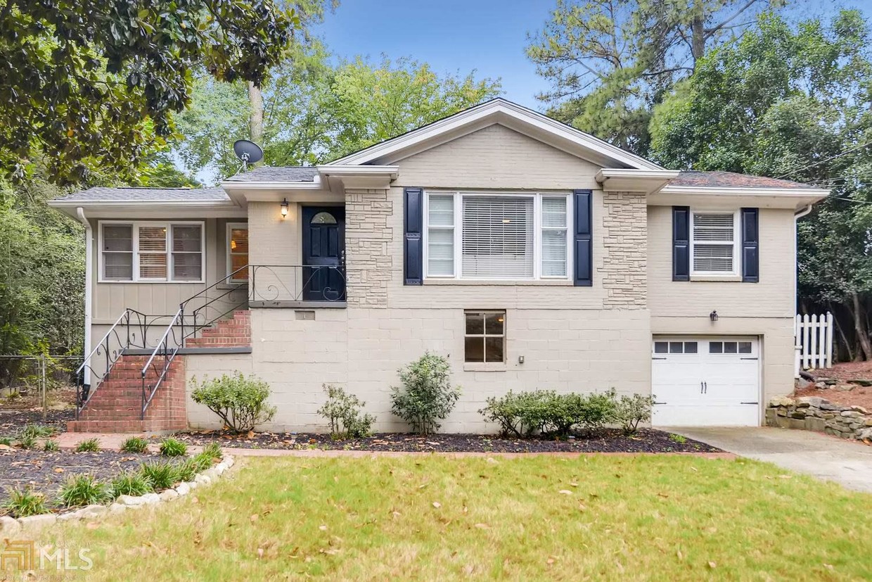 Foto principal - 682 Upton Rd NW