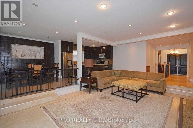 Building Photo - 23 Pitcairn Crescent