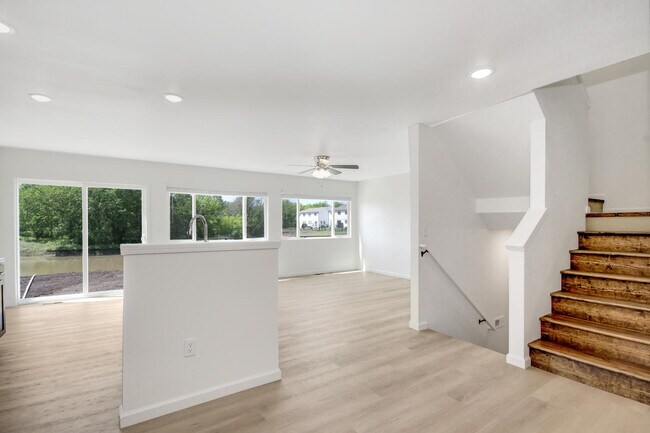 Foto del edificio - Clear Ridge Townhomes