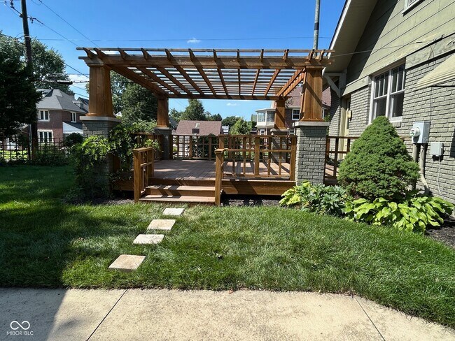 Foto del edificio - 5786 N Delaware St